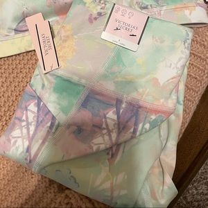 NWT Victoria’s Secret leggings